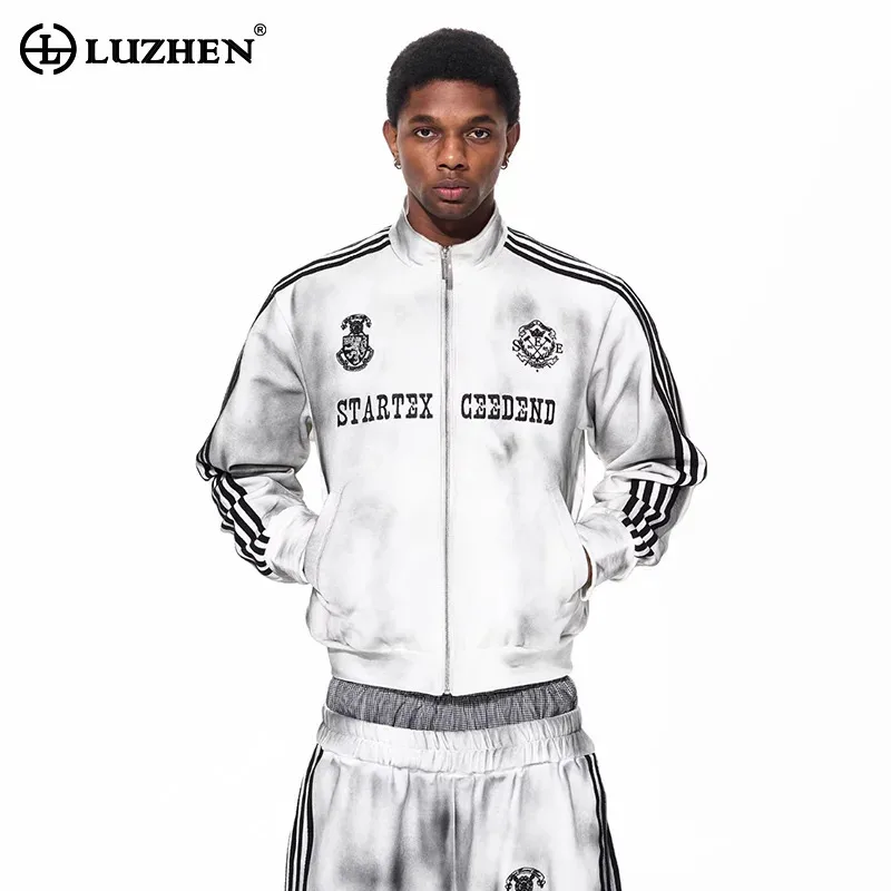 LUZHEN 2026, новая модная спортивная куртка в полоску с воротником-стойкой, мужские красивые свободные прямые повседневные брюки JY5713
LUZHEN 2026, новая модная спортивная куртка в полоску с воротником-стойкой, мужские красивые свободные прямые повседневные брюки JY5713