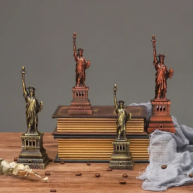 Creative metal handicrafts living room decorations Statue of Liberty model tabletop decorations
Creative metal handicrafts living room decorations Statue of Liberty model tabletop decorations