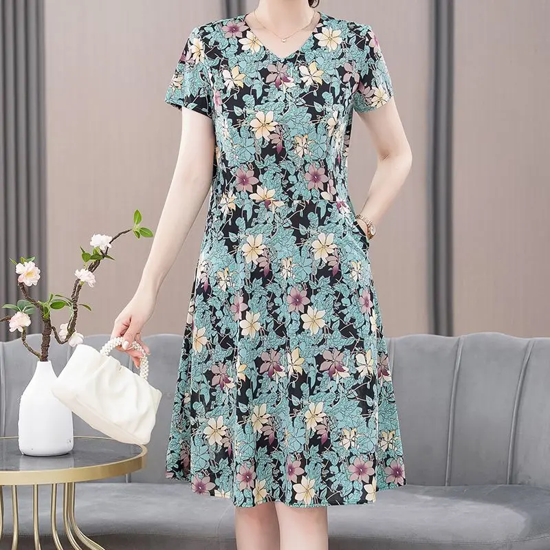 Simplicity Round Neck Vintage Multi-element Printing Summer Clothes Ice Silk Short Sleeve Women's Vacation Knee-length Dresses
Simplicity Round Neck Vintage Multi-element Printing Summer Clothes Ice Silk Short Sleeve Women's Vacation Knee-length Dresses