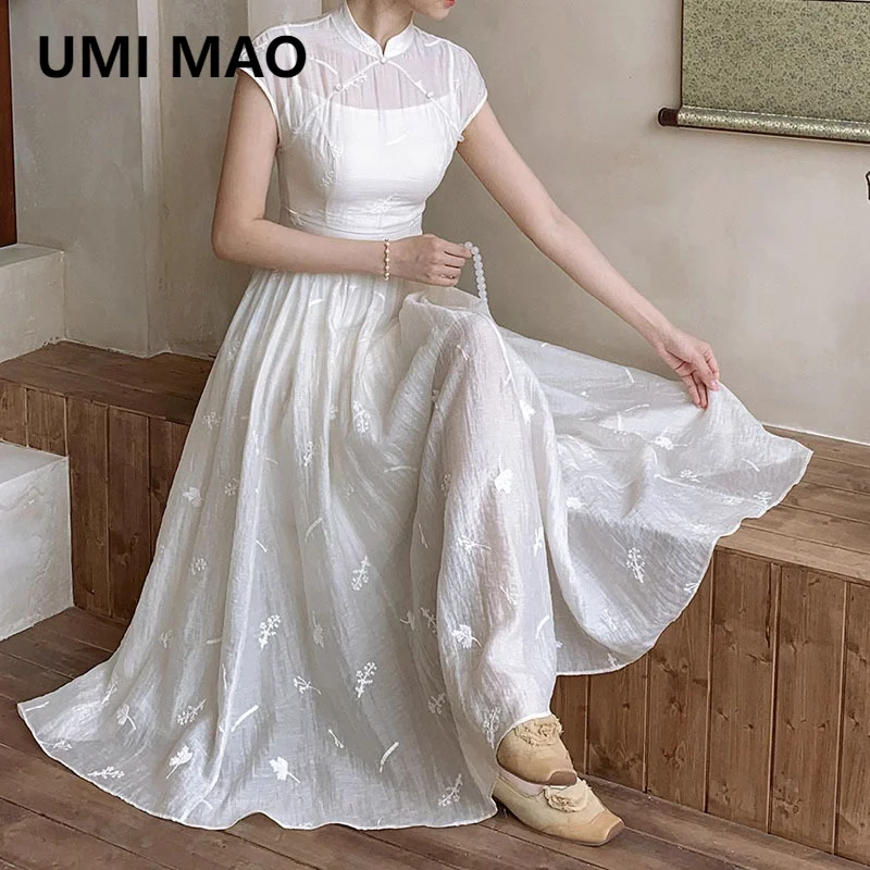 Платье-трапеция с вышивкой в китайском стиле
Платье-трапеция с вышивкой в китайском стиле