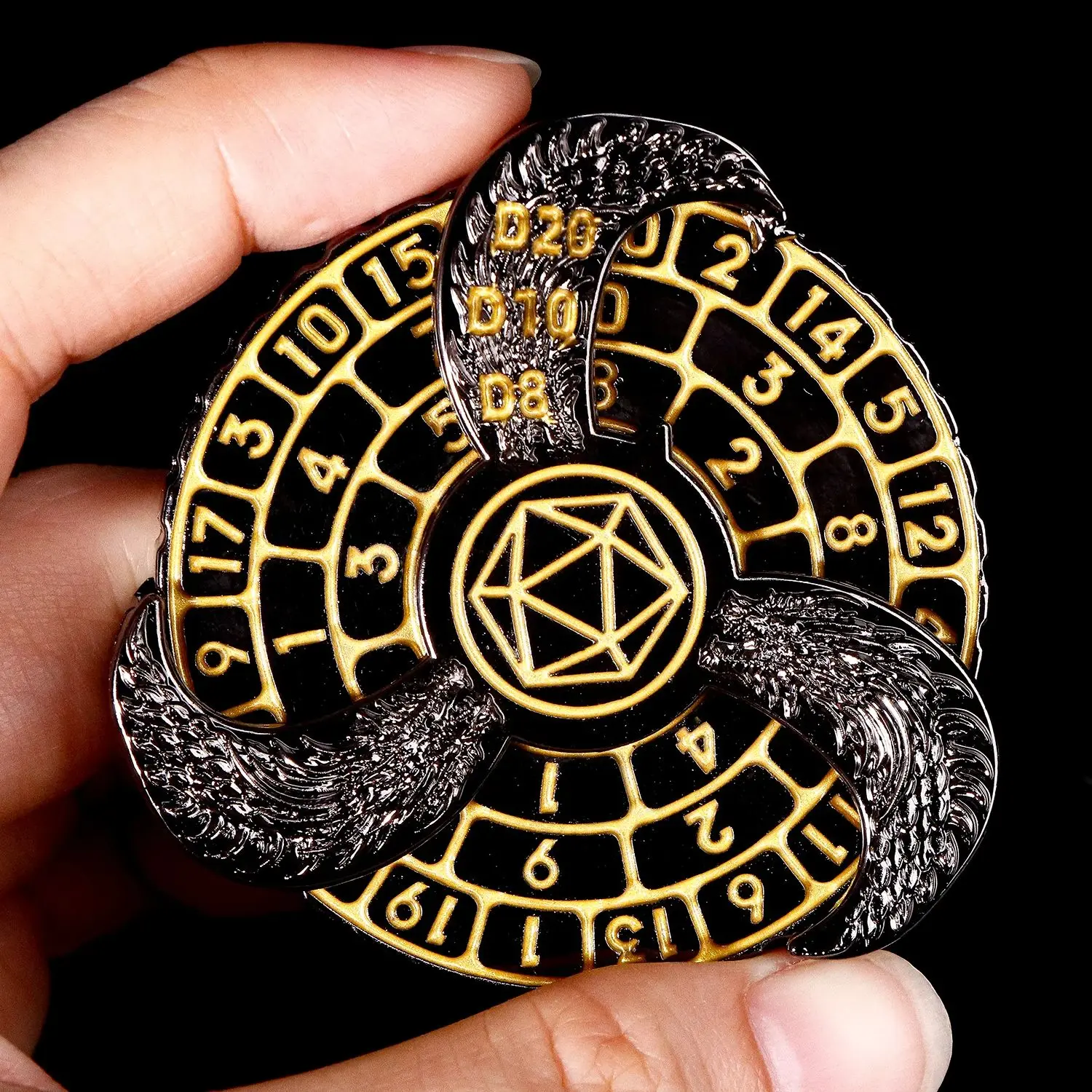 Набор металлических кубиков-спиннеров 7-в-1 для ролевых игр Dungeons & Dragons, набор кубиков Dragon, настольная игра D&D, коллекция металлических кубиков
Набор металлических кубиков-спиннеров 7-в-1 для ролевых игр Dungeons & Dragons, набор кубиков Dragon, настольная игра D&D, коллекция металлических кубиков