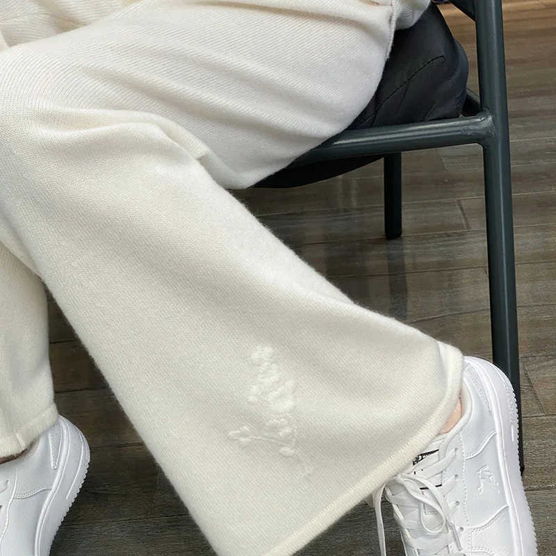 Women's Embroidered Cashmere Knitted Wide-Leg Pants, Loose and Slim Wool Bottoming Pants, High Waist, Autumn, New
Women's Embroidered Cashmere Knitted Wide-Leg Pants, Loose and Slim Wool Bottoming Pants, High Waist, Autumn, New