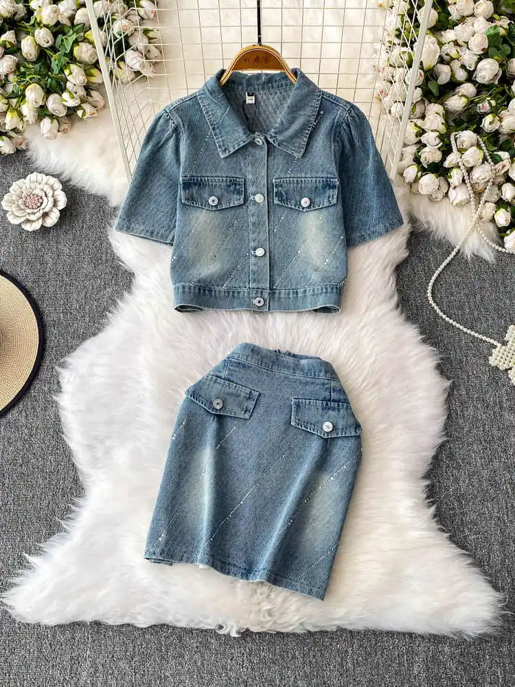 Summer Women Denim Skirt Sets Casual Fashion Rhinestone Short Sleeve and Skirt Two-piece Suit Single Breasted Jean T-shirt
Summer Women Denim Skirt Sets Casual Fashion Rhinestone Short Sleeve and Skirt Two-piece Suit Single Breasted Jean T-shirt