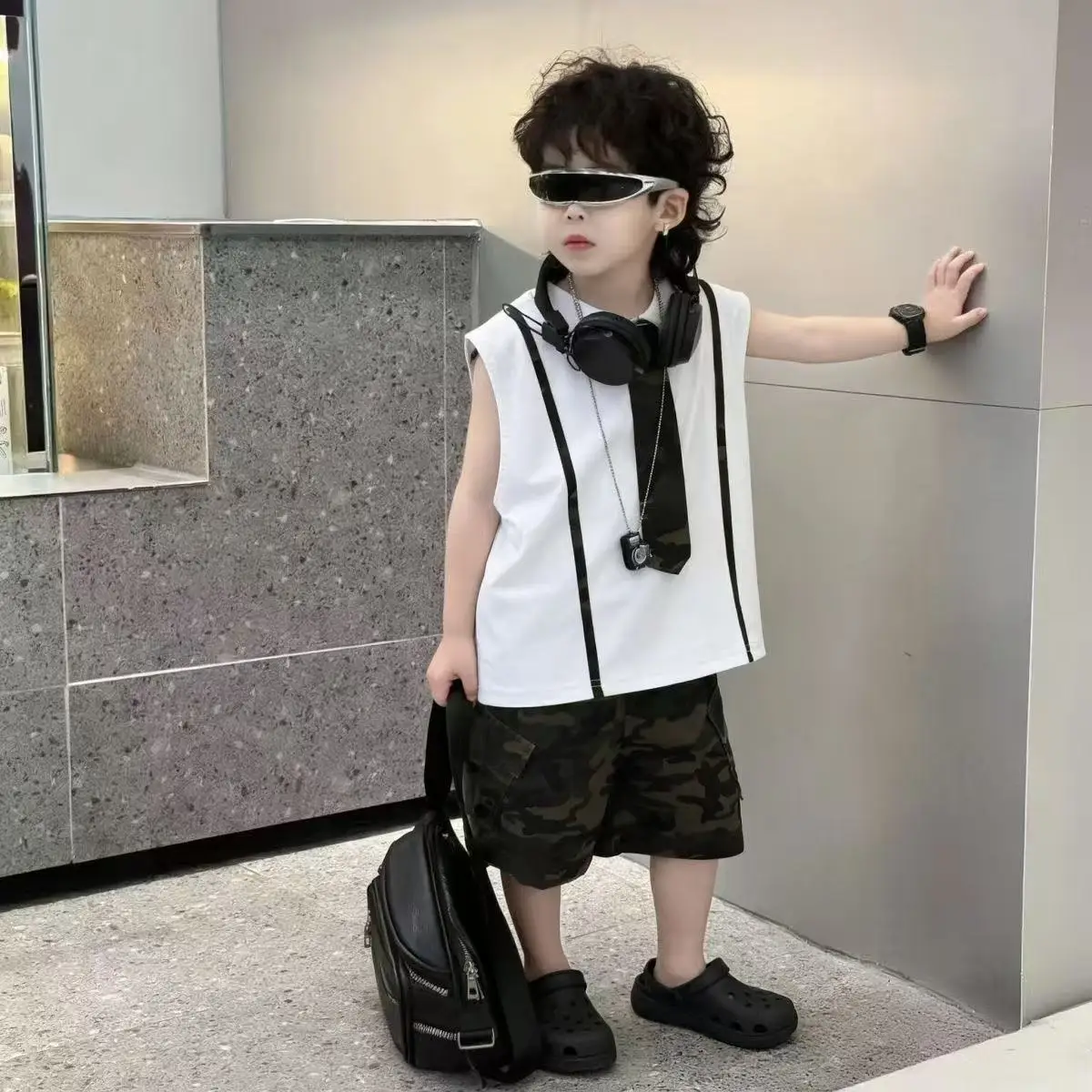 Boys Summer Set 2026 New Camouflage Splicing White Tank Top Handsome Sleeveless Top+Camouflage Shorts Set Fashionable Outfits
Boys Summer Set 2026 New Camouflage Splicing White Tank Top Handsome Sleeveless Top+Camouflage Shorts Set Fashionable Outfits