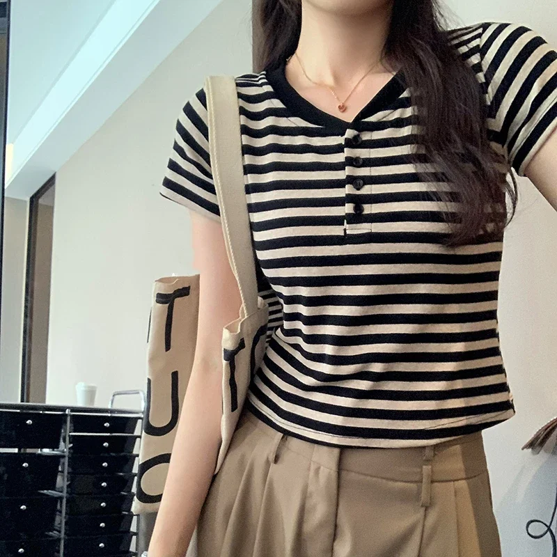 Pop Korean Style Fashion Black Striped Short Sleeve T-shirts Women New Summer Buttons V-neck Slim Tee Shirt Woman Casual Basic T
Pop Korean Style Fashion Black Striped Short Sleeve T-shirts Women New Summer Buttons V-neck Slim Tee Shirt Woman Casual Basic T