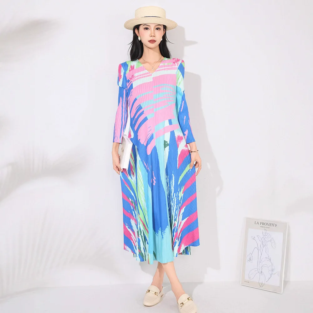 Miyake Pleated Dress for Women 2025 New Elegant and Fashionable Printed V-neck Long Sleeves Large Size Large Swing Midi Skirt
Miyake Pleated Dress for Women 2025 New Elegant and Fashionable Printed V-neck Long Sleeves Large Size Large Swing Midi Skirt
