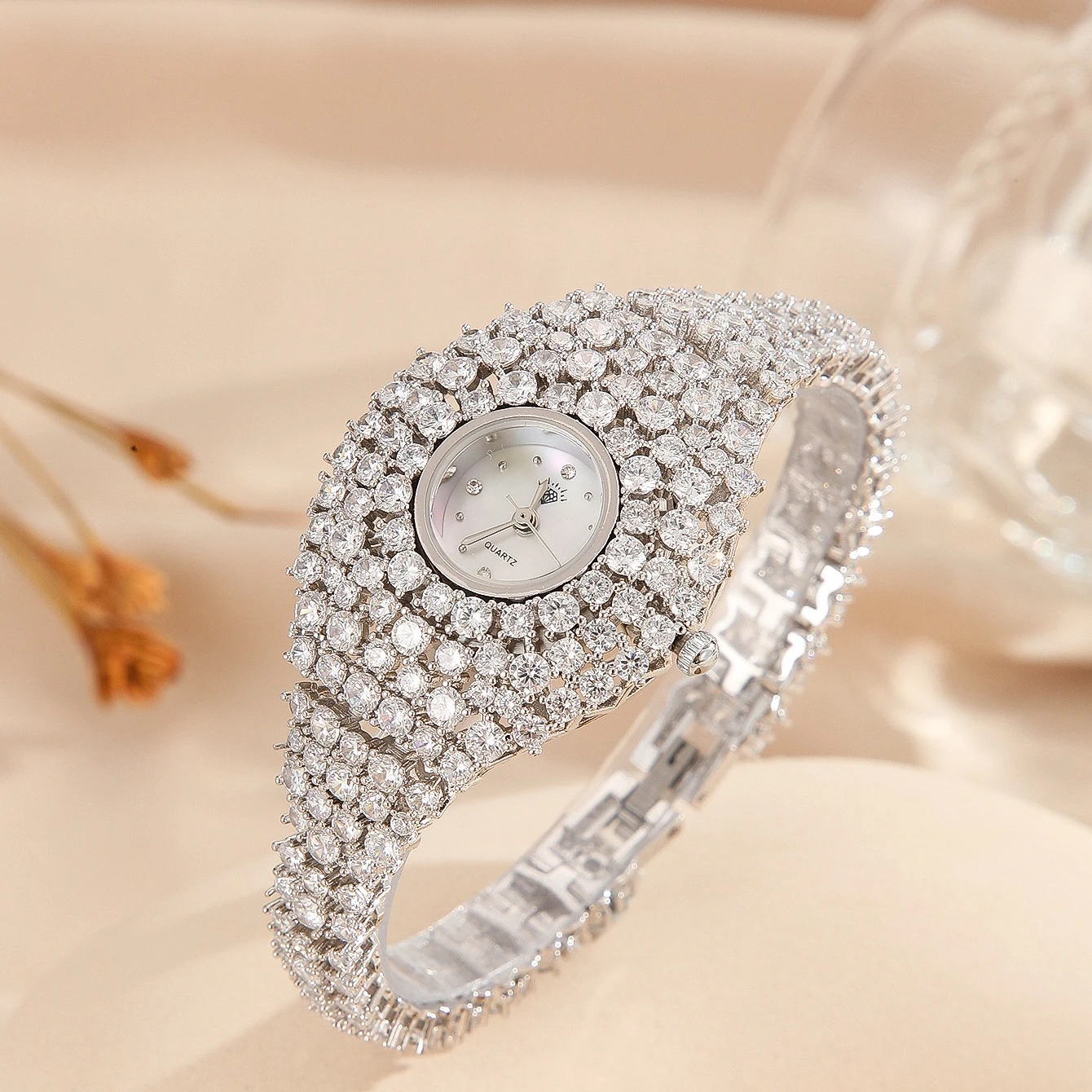 EYER Luxury Elegant Fashion Simple Design Geometric Bracelet Bangle Watch For Women Wedding Party Daily Jewelry Watch
EYER Luxury Elegant Fashion Simple Design Geometric Bracelet Bangle Watch For Women Wedding Party Daily Jewelry Watch