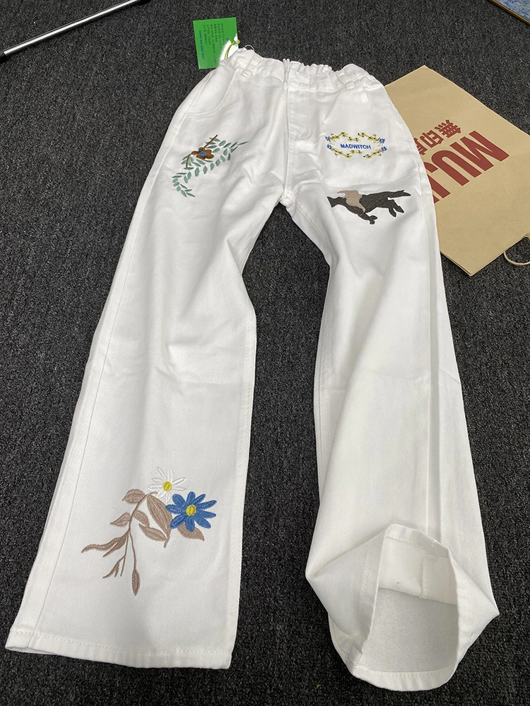 White Floral Embroidery Straight Leg Jeans Men Summer Cool High Waist Pants American High Street Loose Fit Jeans Breathable
White Floral Embroidery Straight Leg Jeans Men Summer Cool High Waist Pants American High Street Loose Fit Jeans Breathable