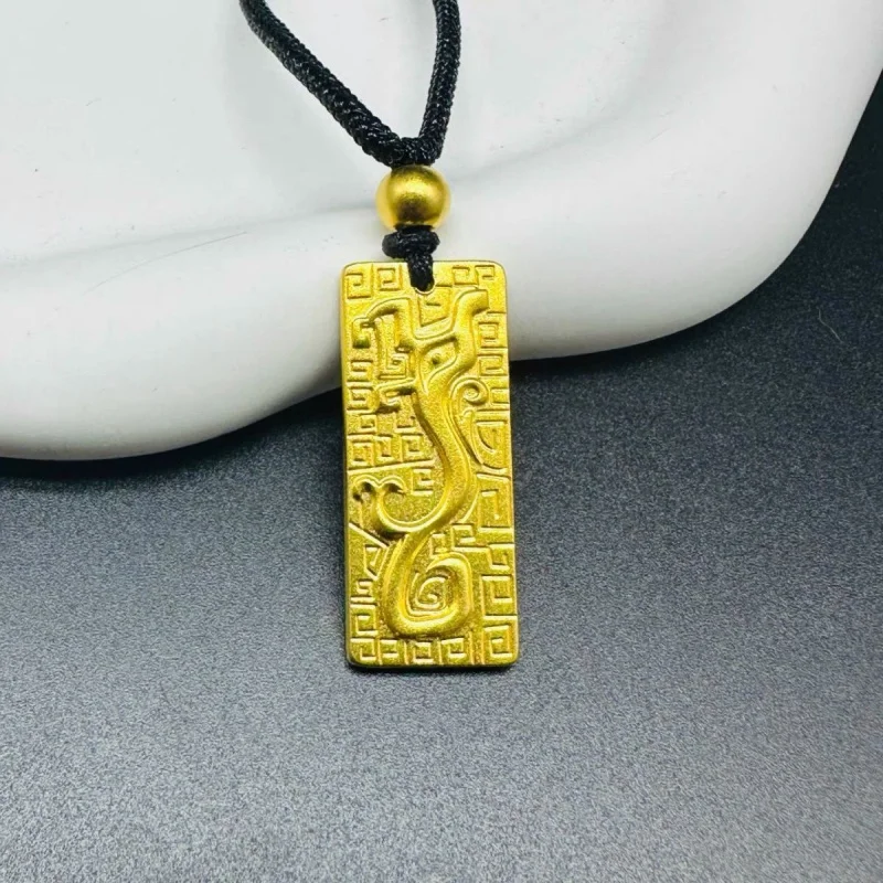 Dragon-patterned gold-colored ancient-style pendant for men, a charm for good fortune and safety
Dragon-patterned gold-colored ancient-style pendant for men, a charm for good fortune and safety