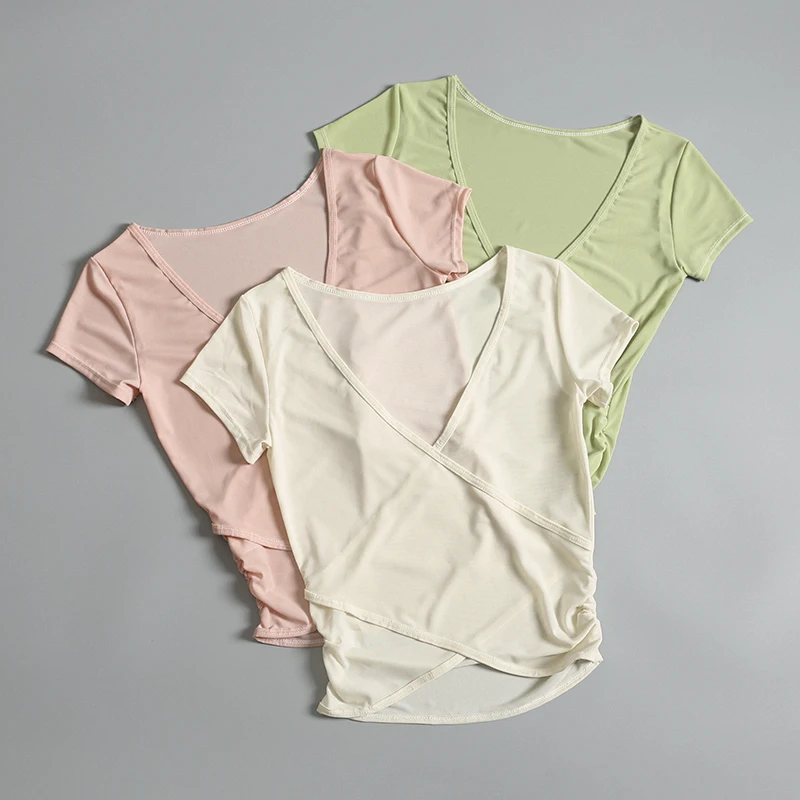 Mesh breathable fitness clothing for women slim running sports short-sleeved shirt slim yoga short-sleeved top in summer
Mesh breathable fitness clothing for women slim running sports short-sleeved shirt slim yoga short-sleeved top in summer