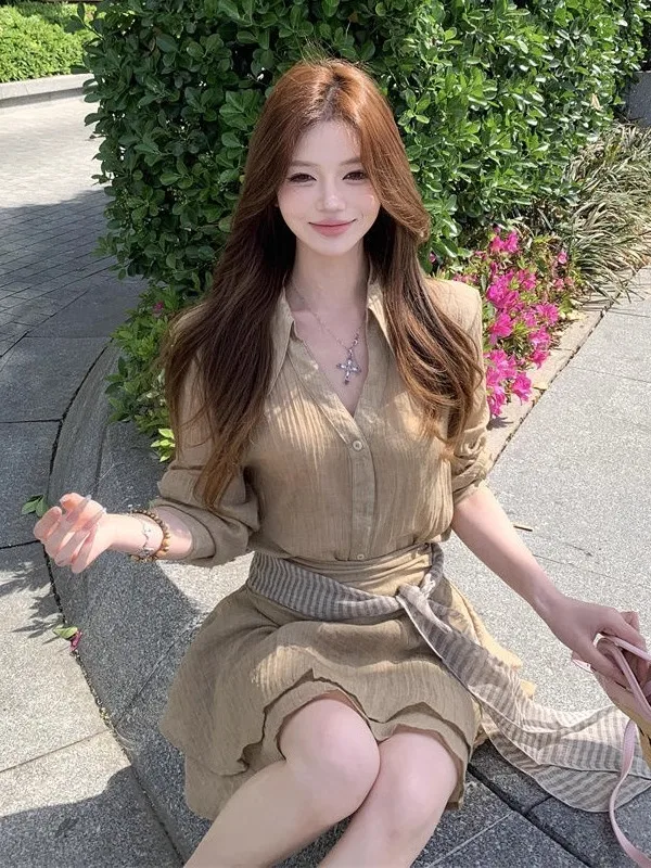 Retro V-Neck Long Sleeve Sun Protection Shirt Women's Summer Casual Fashion Set High Waist A-Line Skirt Two-Piece Set
Retro V-Neck Long Sleeve Sun Protection Shirt Women's Summer Casual Fashion Set High Waist A-Line Skirt Two-Piece Set