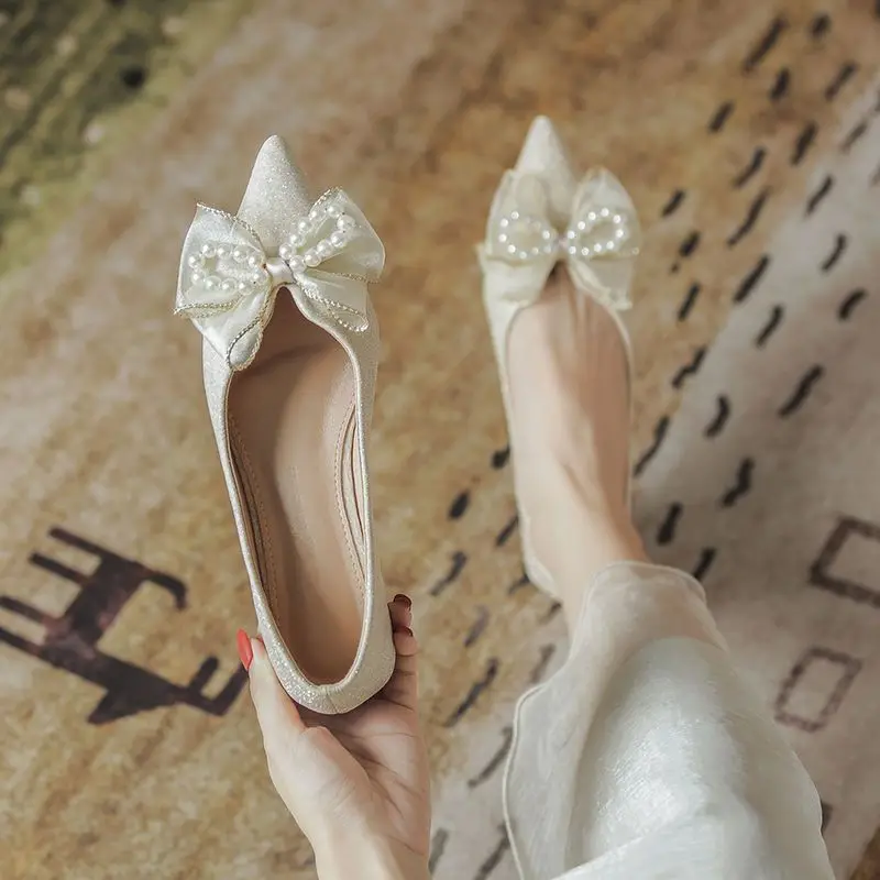 Pearl With Bow Woman Flats Promotion Young Comfortable and Elegant Dress Popular 39 Stylish Pointed Toe Slip-on Shoes for Women
Pearl With Bow Woman Flats Promotion Young Comfortable and Elegant Dress Popular 39 Stylish Pointed Toe Slip-on Shoes for Women