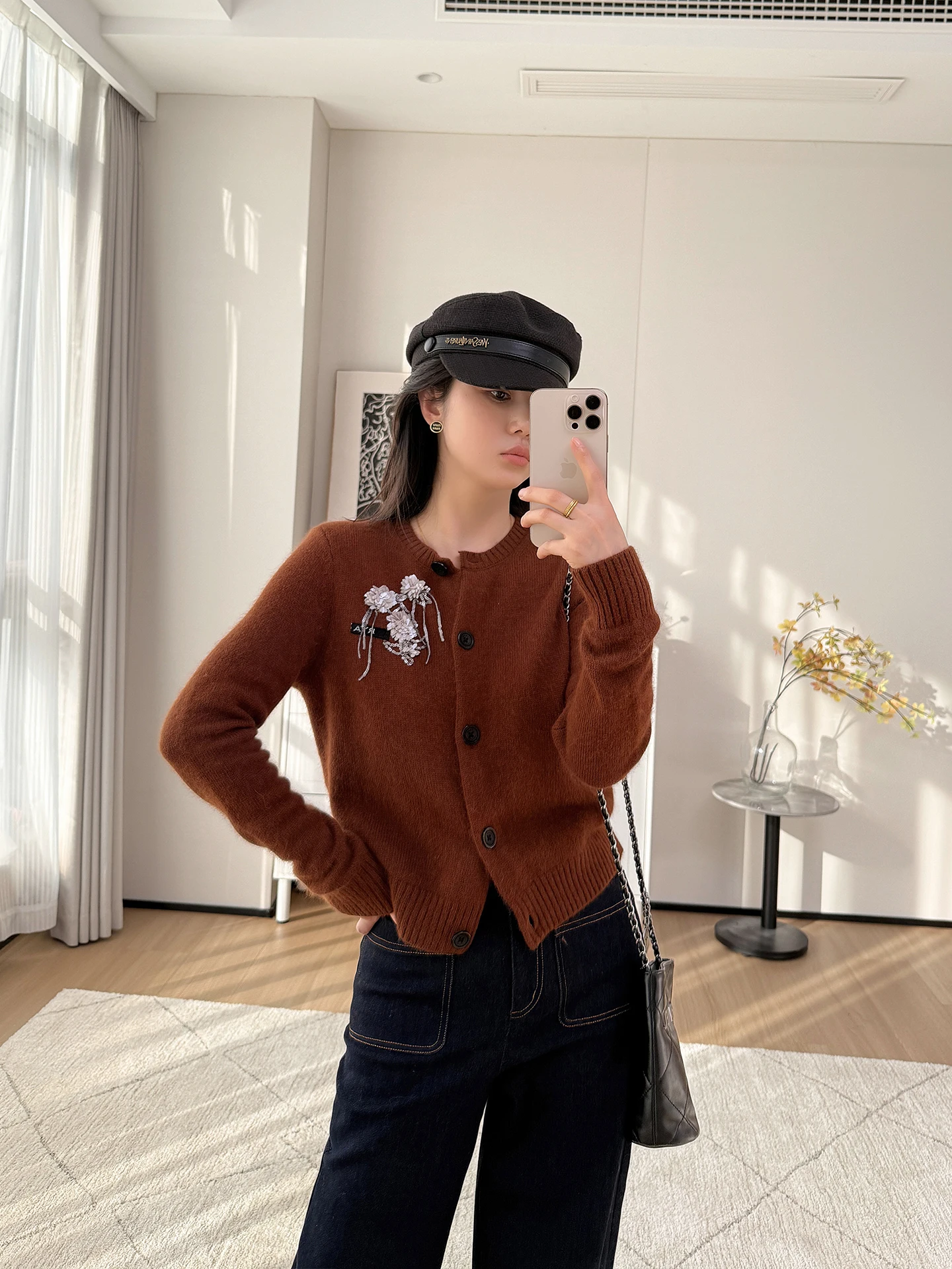 Высококачественный вязаный кардиган с круглым вырезом и длинными рукавами для женщин, украшенный, повседневный, из смесовой пряжи с кроличьим мехом
Высококачественный вязаный кардиган с круглым вырезом и длинными рукавами для женщин, украшенный, повседневный, из смесовой пряжи с кроличьим мехом