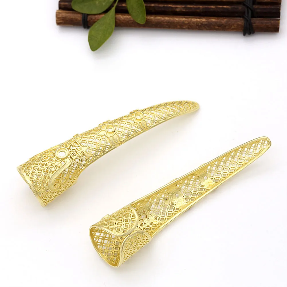 2Pcs Hand Armor Royal Style Finger Cover Long Golden Hollow-Out Design Delicate Nail Covers Belly Dance Cosplay Performance
2Pcs Hand Armor Royal Style Finger Cover Long Golden Hollow-Out Design Delicate Nail Covers Belly Dance Cosplay Performance