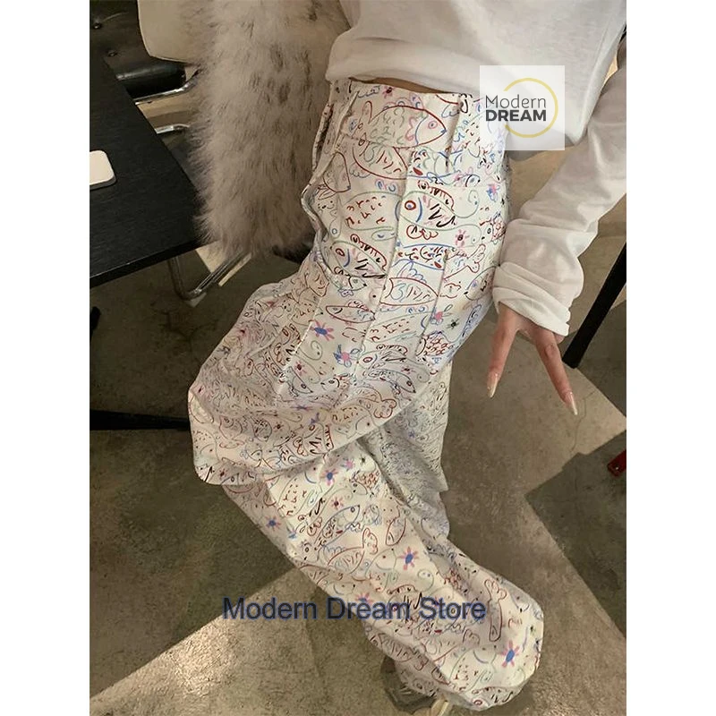 American high street design graffiti printed straight pants female summer fashion temperament niche casual loose wide-leg pants.
American high street design graffiti printed straight pants female summer fashion temperament niche casual loose wide-leg pants.
