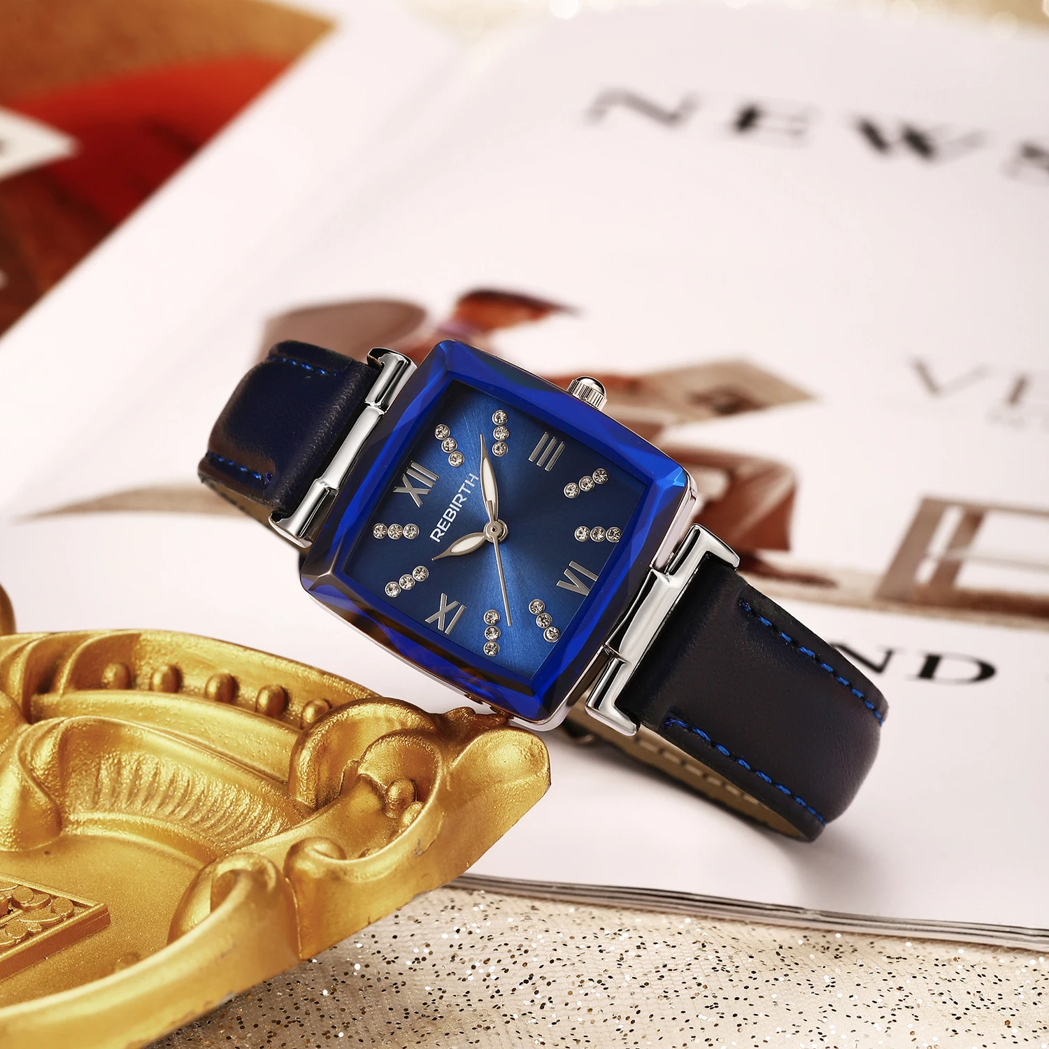 Квадратные повседневные модные женские часы со стразами для повседневного ношения
Квадратные повседневные модные женские часы со стразами для повседневного ношения