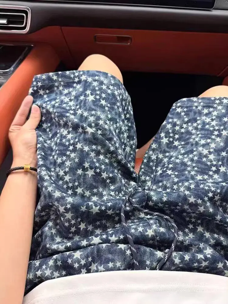 American Retro Star Print Denim Shorts Loose Fit Summer Unique Design Feel Vibe Pants Youth Men's Jeans Casual Wear
American Retro Star Print Denim Shorts Loose Fit Summer Unique Design Feel Vibe Pants Youth Men's Jeans Casual Wear