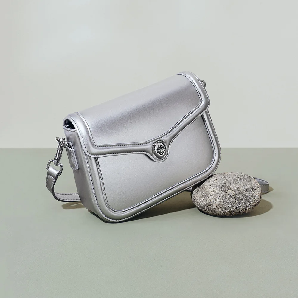 New Korean Niche Design Fashionable And High-end Lock Buckle Silver Bag Genuine Leather Shoulder Crossbody Bag For сумка шоппер
New Korean Niche Design Fashionable And High-end Lock Buckle Silver Bag Genuine Leather Shoulder Crossbody Bag For сумка шоппер