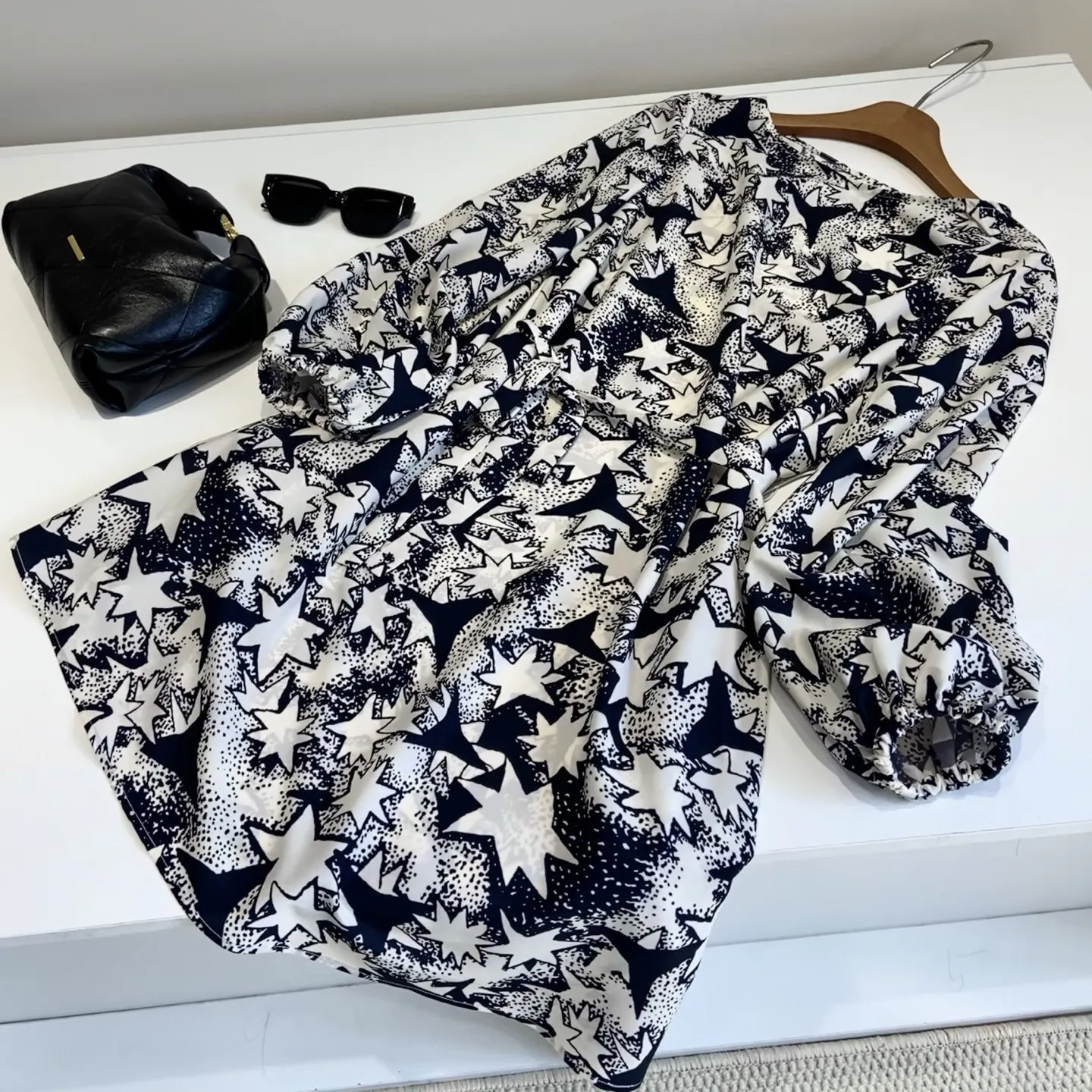 Elegant Mx4500 Sweet Anti-Aging Star Print One-Shoulder Retro Lantern Sleeve Dress Graceful to the Utmost
Elegant Mx4500 Sweet Anti-Aging Star Print One-Shoulder Retro Lantern Sleeve Dress Graceful to the Utmost