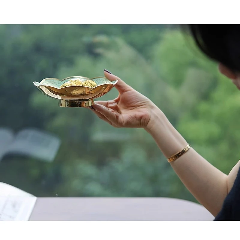 Латунная рельефная чаша для освежения, тарелка с фруктами, крыльцо, гостиная, поднос для хранения, орнамент
Латунная рельефная чаша для освежения, тарелка с фруктами, крыльцо, гостиная, поднос для хранения, орнамент