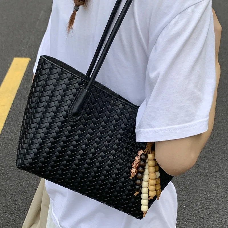 Женская дорожная сумка большой вместимости, простой стиль, женская сумка на плечо из искусственной кожи с тканой текстурой, дышащая и удобная женская сумка
Женская дорожная сумка большой вместимости, простой стиль, женская сумка на плечо из искусственной кожи с тканой текстурой, дышащая и удобная женская сумка