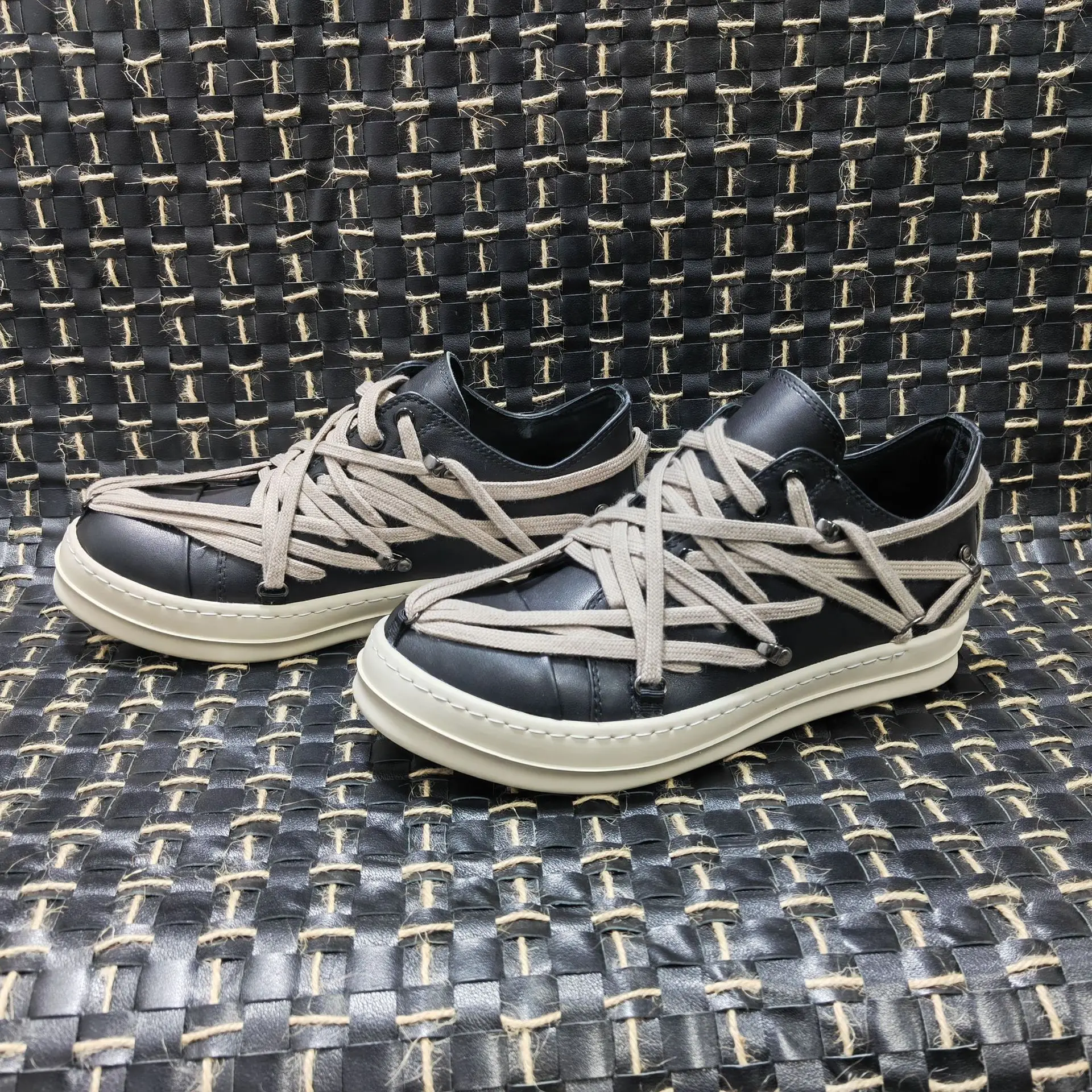 Men Shoes Casual Genuine Leather Crazy Lace Up Low Sneakers High Street Vintage Original Luxury Boots 2025 New Owen
Men Shoes Casual Genuine Leather Crazy Lace Up Low Sneakers High Street Vintage Original Luxury Boots 2025 New Owen