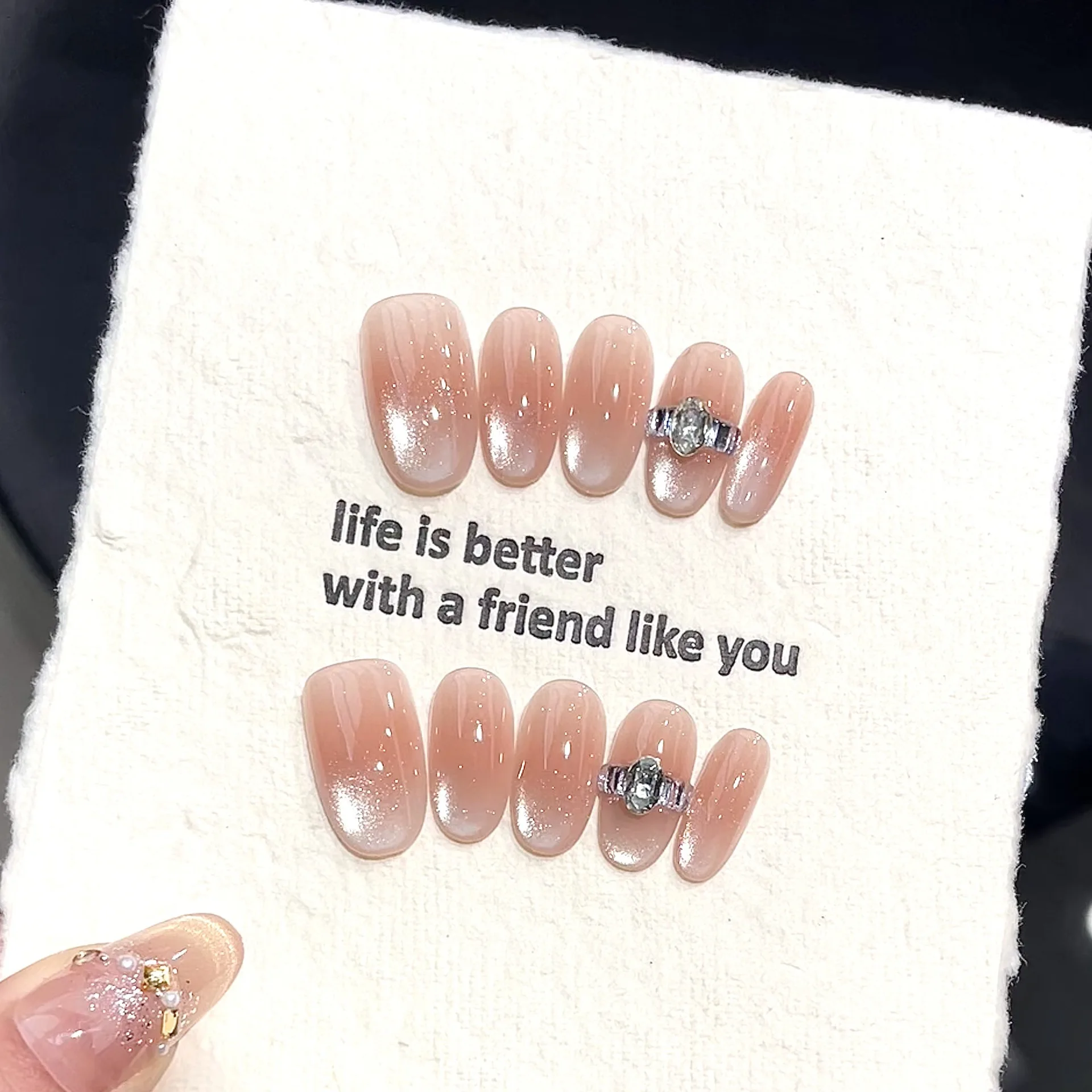 10 Pcs Handmade Press On Nudes Gradient Cat Eye Nail With Crystal Diamond Ring Design Large Rhinestone Combination Gentle Fake
10 Pcs Handmade Press On Nudes Gradient Cat Eye Nail With Crystal Diamond Ring Design Large Rhinestone Combination Gentle Fake