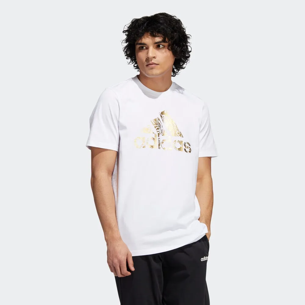 Adidas Simple and Versatile Men's Short-sleeve T-shirt,The Pure White Color with an Eye-catching Gold Logo Highlights a Sporty
Adidas Simple and Versatile Men's Short-sleeve T-shirt,The Pure White Color with an Eye-catching Gold Logo Highlights a Sporty