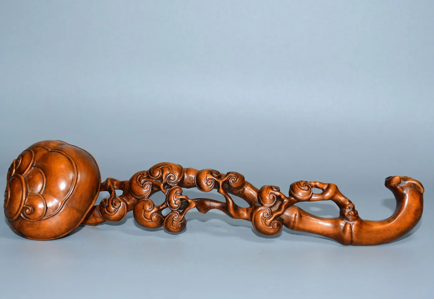 10"Tibetan Temple Collection Old Boxwood Hollow Out Anoderma lucidum Pattern Twisted tree roots bring joy Amass wealth Ornaments
10"Tibetan Temple Collection Old Boxwood Hollow Out Anoderma lucidum Pattern Twisted tree roots bring joy Amass wealth Ornaments
