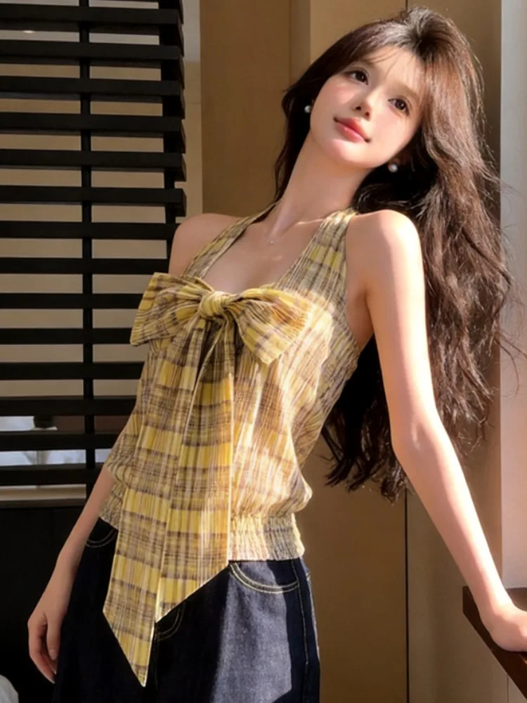 Summer Vacation Style Knot Sleeveless Neck Hanging Strap Vest Women's Sexy Backless Short Top V-neck Grains Pattern
Summer Vacation Style Knot Sleeveless Neck Hanging Strap Vest Women's Sexy Backless Short Top V-neck Grains Pattern
