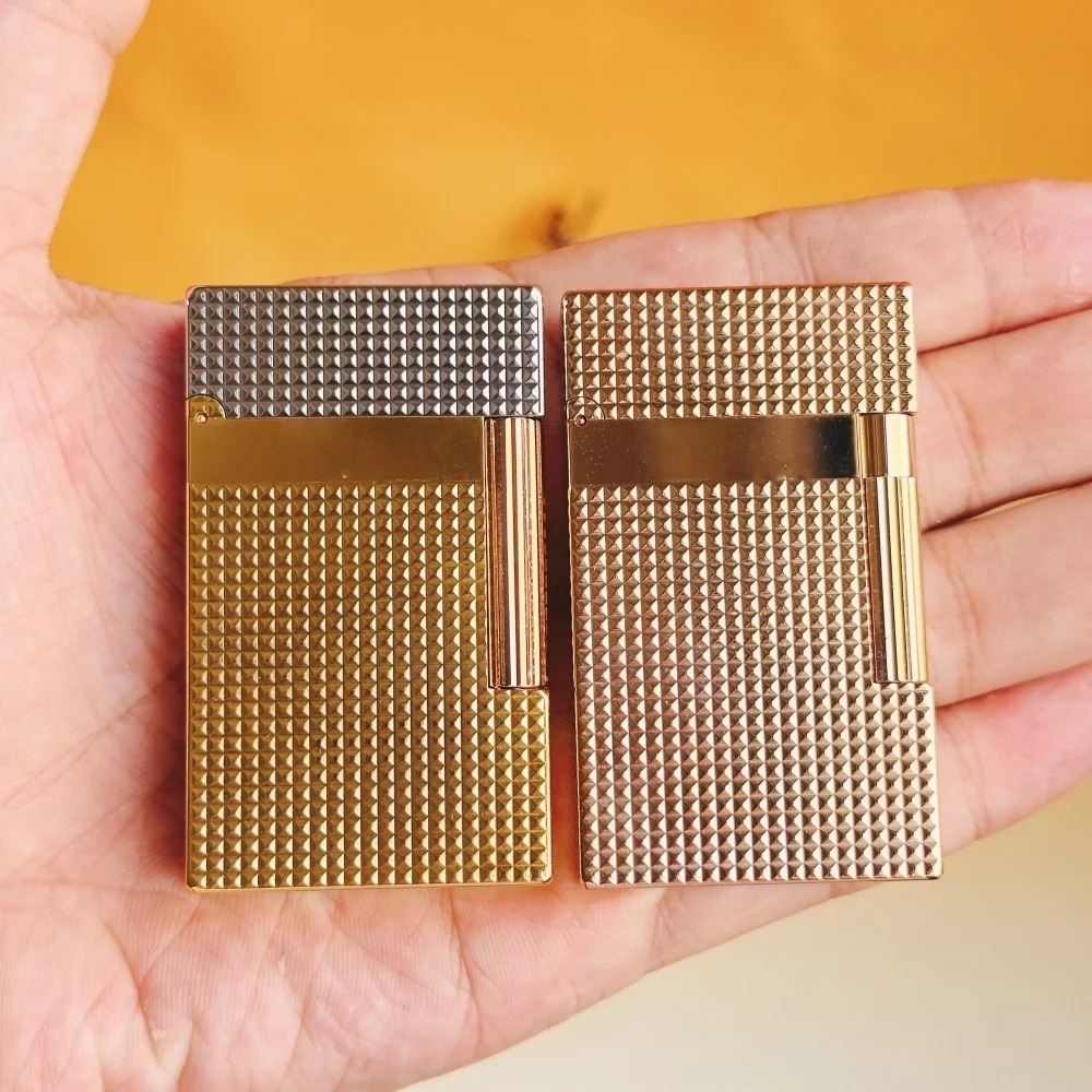 S.T.Dupont lighter Зажигалка люксового бренда, материал из чистой меди, стиль парижского ногтя, качество хрустящего звука. Серия Ligne 2, набор расходных материалов подарят S.T.Dupont lOGO
S.T.Dupont lighter Зажигалка люксового бренда, материал из чистой меди, стиль парижского ногтя, качество хрустящего звука. Серия Ligne 2, набор расходных материалов подарят S.T.Dupont lOGO