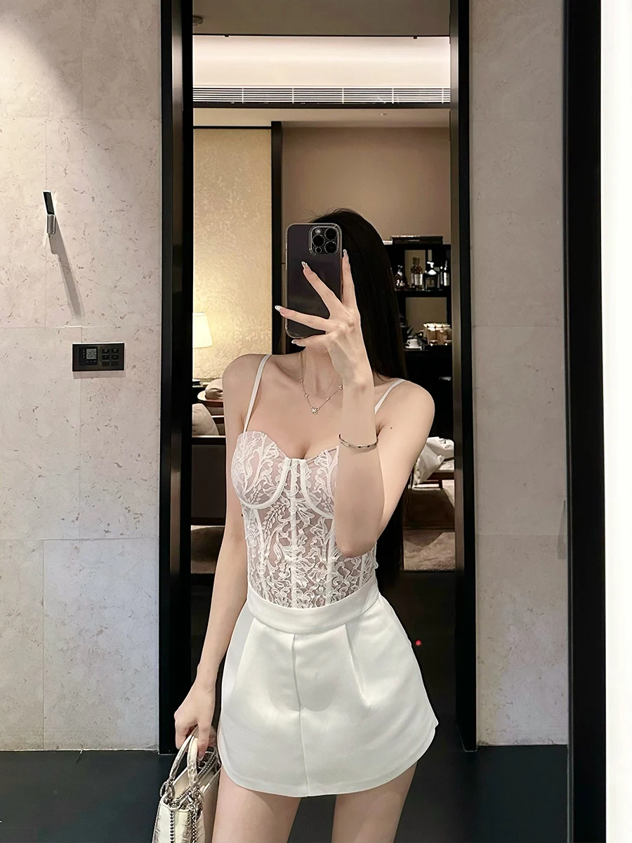 Elegant Lace Strap Vest Women's Inner Wear Pad Chest Sexy Sleeveless Top Commute Style Pure Color Nylon Fiber
Elegant Lace Strap Vest Women's Inner Wear Pad Chest Sexy Sleeveless Top Commute Style Pure Color Nylon Fiber