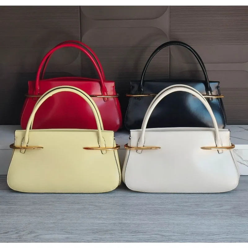 Retro Luxury Shell Bowling Bag Korean Style Underarm Shoulder Handbag Versatile Elegant Casual Daily Commute Fashion Purse
Retro Luxury Shell Bowling Bag Korean Style Underarm Shoulder Handbag Versatile Elegant Casual Daily Commute Fashion Purse