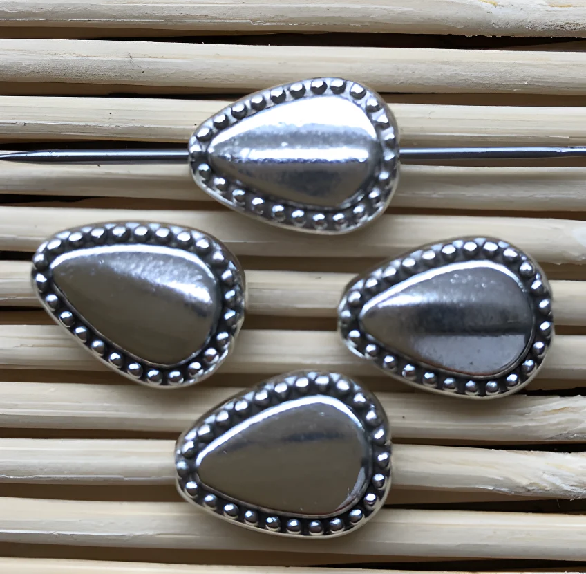 30pcs 13*10*3mm Alloy metal tibetan silver drop shaped beads for jewelry making HW2613
30pcs 13*10*3mm Alloy metal tibetan silver drop shaped beads for jewelry making HW2613