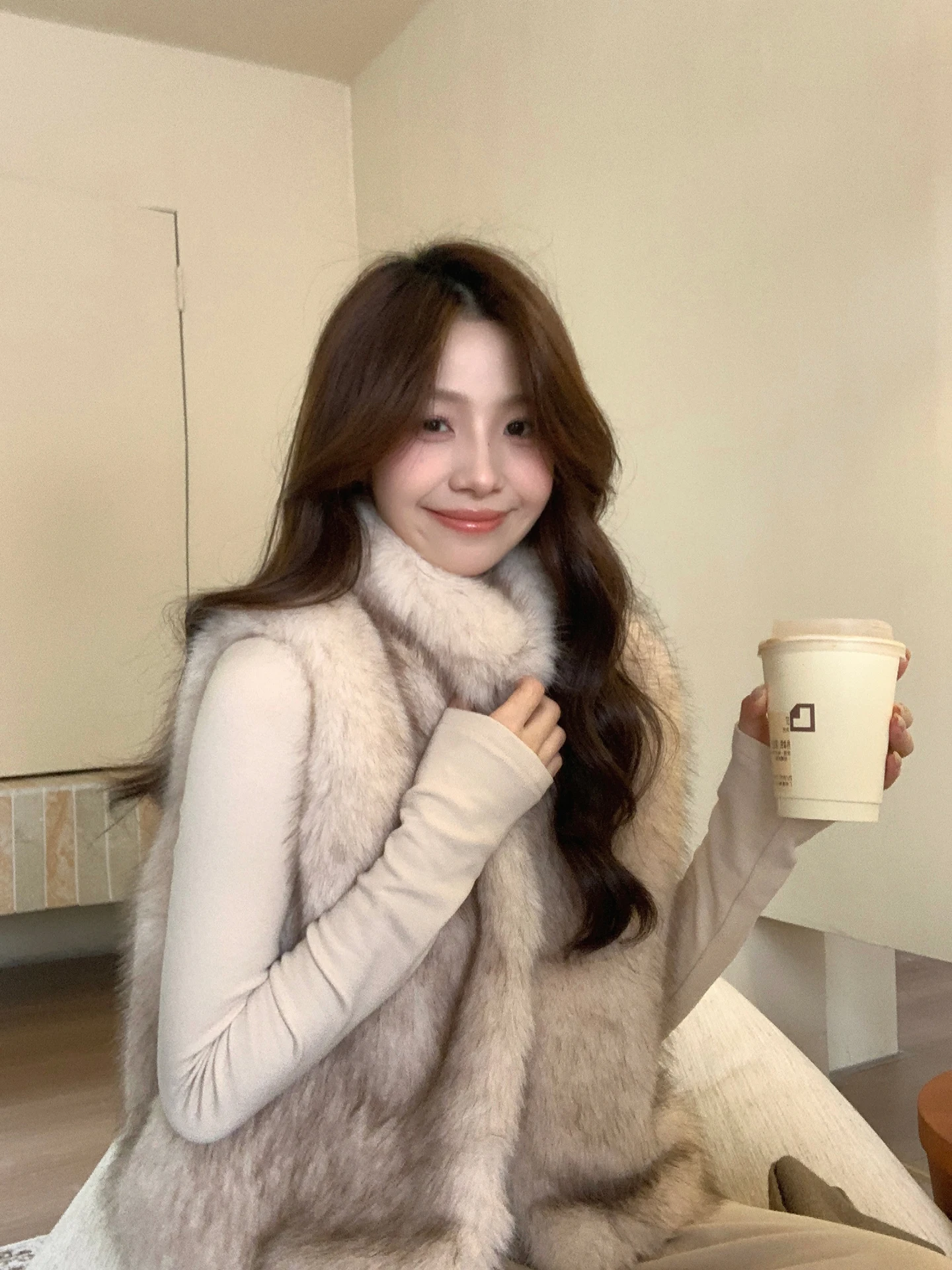 Элегантный меховой жилет Even-wen Twilight Amber в корейском стиле, высококачественный, для осенне-зимнего сезона, для многослойных образов
Элегантный меховой жилет Even-wen Twilight Amber в корейском стиле, высококачественный, для осенне-зимнего сезона, для многослойных образов