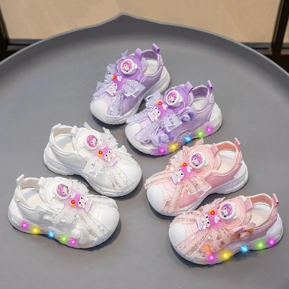 New Sanrio Kuromi Girls' Led Sandals Summer Children's Sports Beach Shoes Kids Soft Shining Shoes Rotating Button Casual Shoes
New Sanrio Kuromi Girls' Led Sandals Summer Children's Sports Beach Shoes Kids Soft Shining Shoes Rotating Button Casual Shoes
