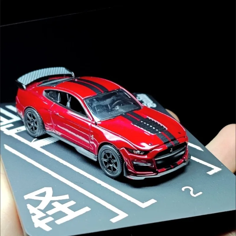 1:64 Scale Ford Shelby GT500 Diecast Alloy Supercar Model with Rubber Tires for Collection Gift Home Decor Ornament
1:64 Scale Ford Shelby GT500 Diecast Alloy Supercar Model with Rubber Tires for Collection Gift Home Decor Ornament