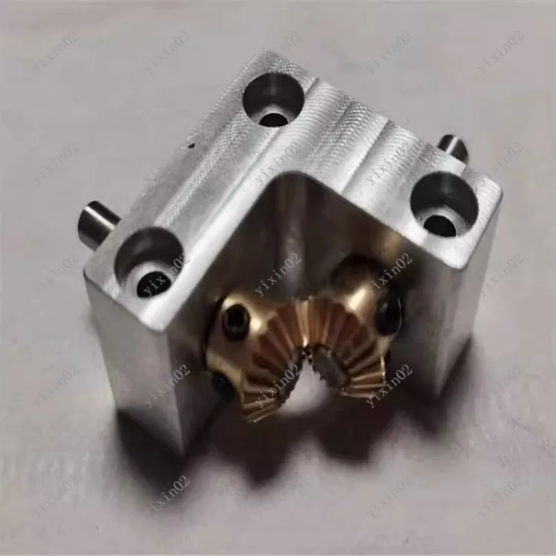 1:1 Speed Ratio 4mm Shaft Converter - Standard Gearbox Adapter for DIY Models
1:1 Speed Ratio 4mm Shaft Converter - Standard Gearbox Adapter for DIY Models
