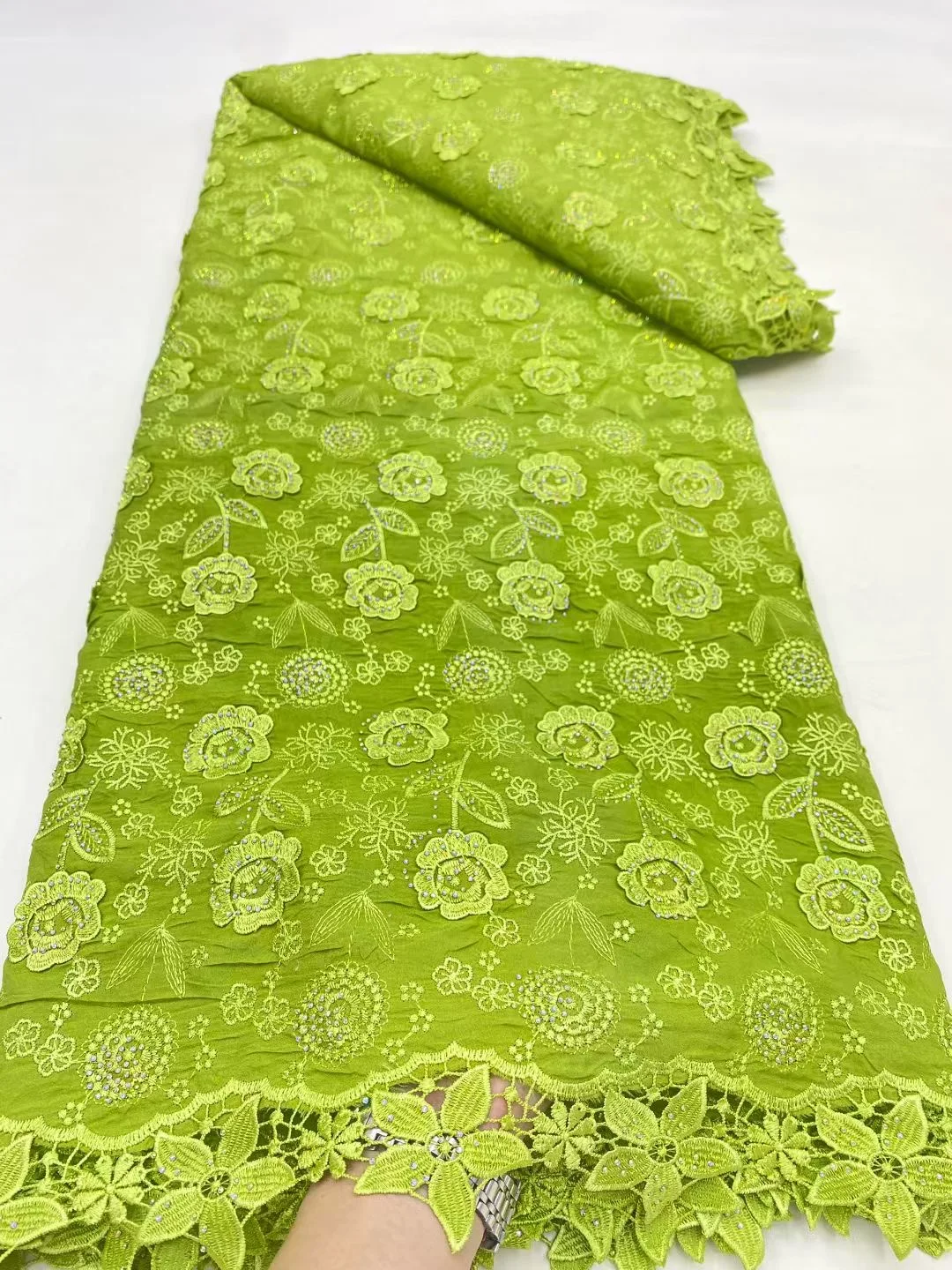 Нигерийская тюлевая кружевная ткань для шитья, свадебного платья, шифоновый гипюр для вечеринок, высокое качество, хлопок с вышивкой, 5 ярдов, 2025 DP0446
Нигерийская тюлевая кружевная ткань для шитья, свадебного платья, шифоновый гипюр для вечеринок, высокое качество, хлопок с вышивкой, 5 ярдов, 2025 DP0446