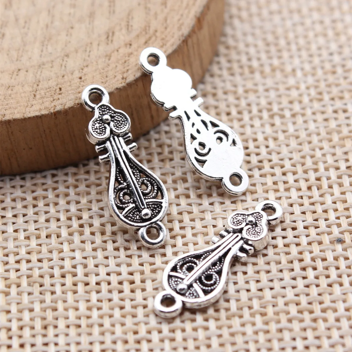 100pcs/lot DIY Jewelry Accessories Alloy Chinese National Pipa Connector Pendant For Charm Braclet
100pcs/lot DIY Jewelry Accessories Alloy Chinese National Pipa Connector Pendant For Charm Braclet