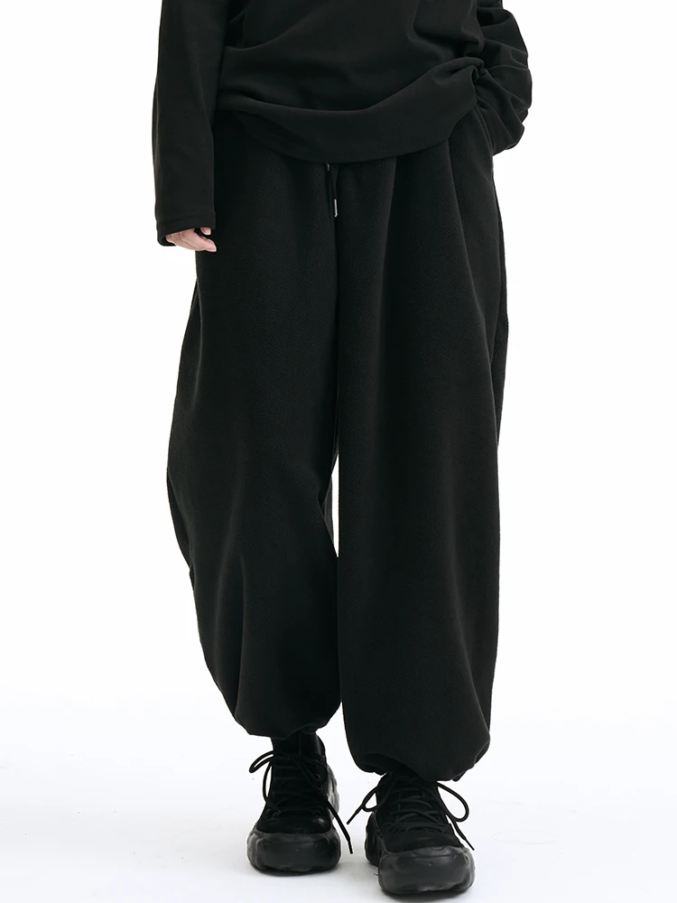 Thickened Sporty Wide Leg Pants Straight Cut Casual Sweatpants for Men And Women Black Color Spring Autumn New Arrival
Thickened Sporty Wide Leg Pants Straight Cut Casual Sweatpants for Men And Women Black Color Spring Autumn New Arrival