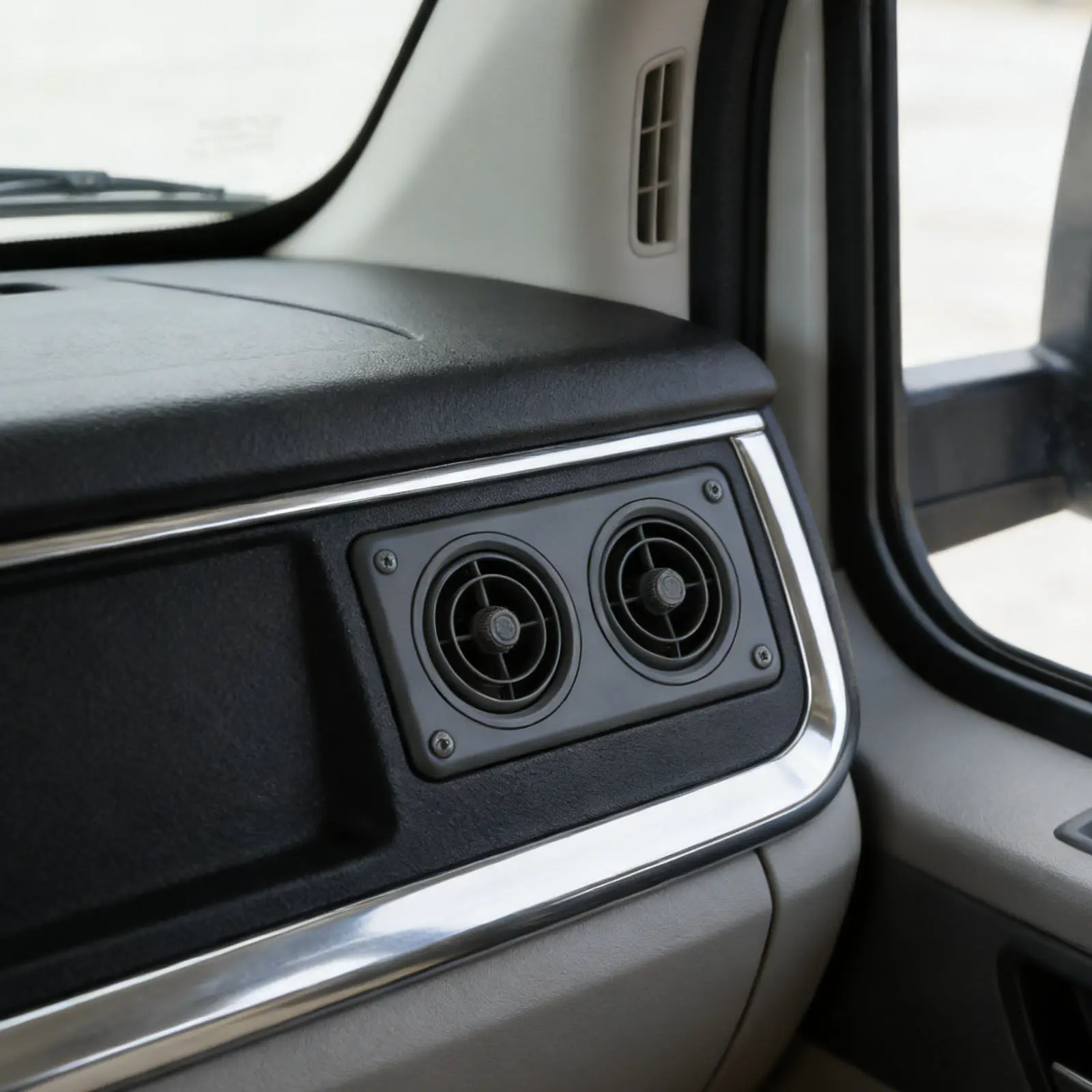 Улучшенная пластиковая решетка центрального вентиляционного отверстия для кондиционера автобусов, караванов и фургонов, простая установка, панель-вентиляционное отверстие на приборную панель
Улучшенная пластиковая решетка центрального вентиляционного отверстия для кондиционера автобусов, караванов и фургонов, простая установка, панель-вентиляционное отверстие на приборную панель