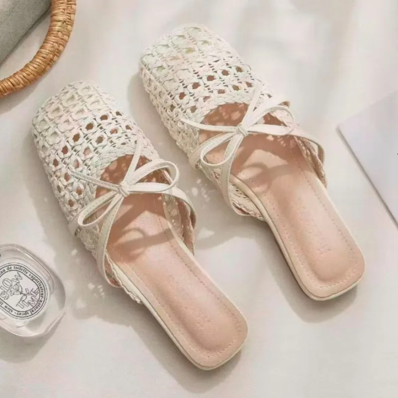 Flats Women Weave Slippers Fashion Bow Woman Shoes Designer Elegant Sandals 2026 Summer Flip Flops Casual Walking Zapatos Mujer
Flats Women Weave Slippers Fashion Bow Woman Shoes Designer Elegant Sandals 2026 Summer Flip Flops Casual Walking Zapatos Mujer