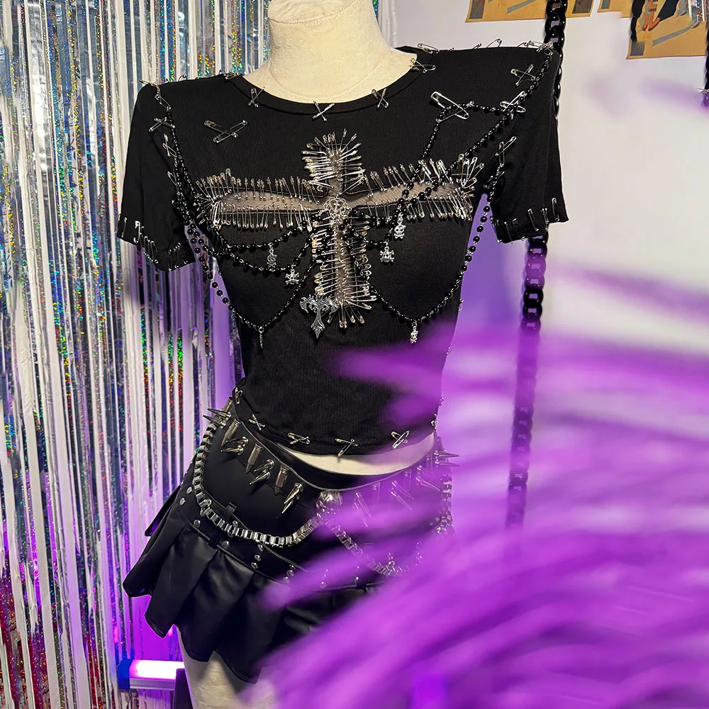 Gothic T-Shirt Punk Rock Pin Teen Emo Short-sleeved Harajuku Skull E-Girls Y2K TOPS 2025 Grunge 90s Chain Goth Street Wear Cross
Gothic T-Shirt Punk Rock Pin Teen Emo Short-sleeved Harajuku Skull E-Girls Y2K TOPS 2025 Grunge 90s Chain Goth Street Wear Cross