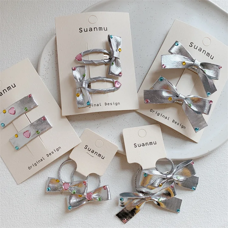 New Silver PU Leather Bow Diamond Hairpin Girl Side Bangs Broken Hair BB Clip Hair Tie Headband Hair Band
New Silver PU Leather Bow Diamond Hairpin Girl Side Bangs Broken Hair BB Clip Hair Tie Headband Hair Band
