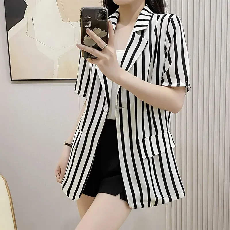 New Patchwork Turn-down Collar Button Stripe Pocket Fashion Slim Versatile Casual Short Sleeve Blazers Summer 2025 Women's
New Patchwork Turn-down Collar Button Stripe Pocket Fashion Slim Versatile Casual Short Sleeve Blazers Summer 2025 Women's