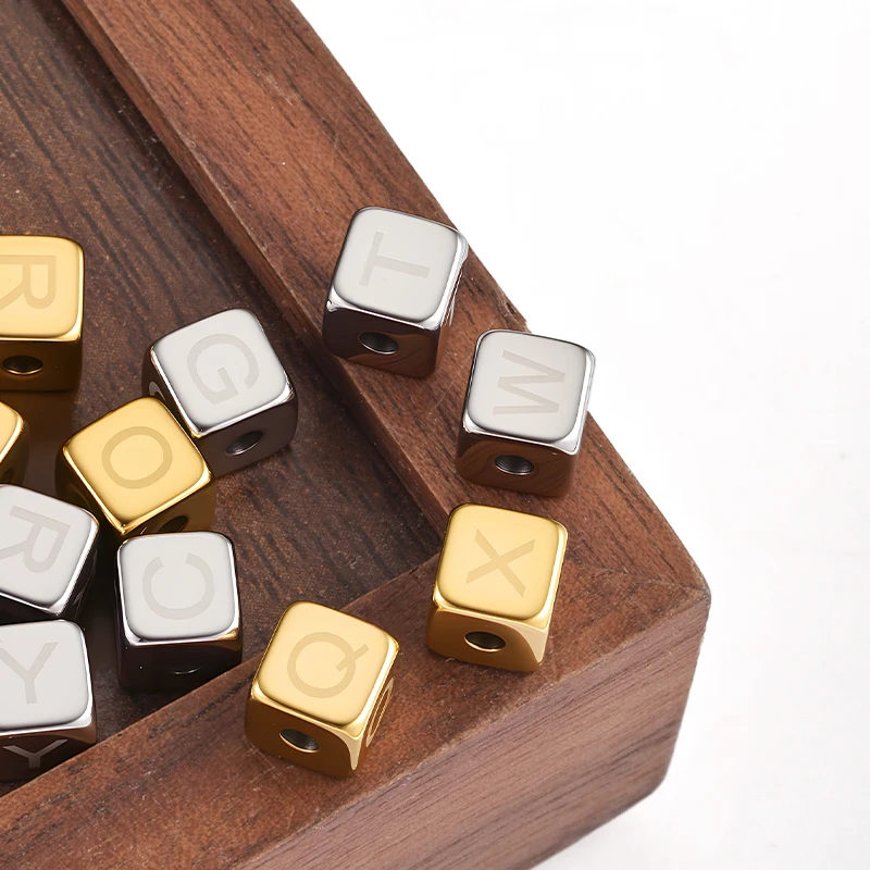 Бусины из нержавеющей стали с лазерной гравировкой букв A-Z, покрытые 18-каратным золотом, для создания браслетов, ожерелий и украшений своими руками
Бусины из нержавеющей стали с лазерной гравировкой букв A-Z, покрытые 18-каратным золотом, для создания браслетов, ожерелий и украшений своими руками