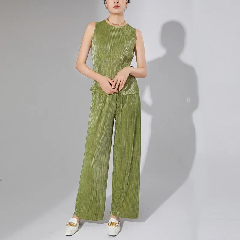 Two Piece Set Women Top And Pants Summer Fashion Stretch Miyake Pleated Round Neck Sleeveless T Shirt Trousers
Two Piece Set Women Top And Pants Summer Fashion Stretch Miyake Pleated Round Neck Sleeveless T Shirt Trousers