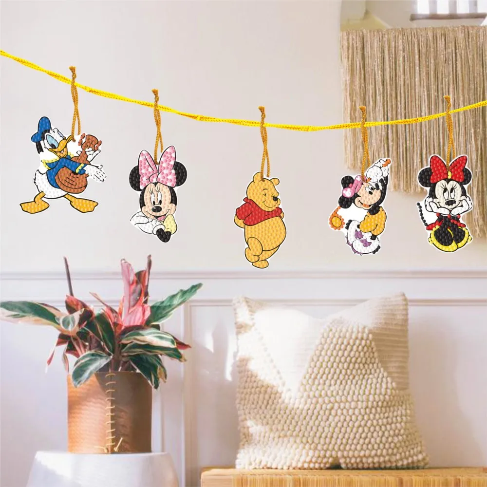 MINISO Cartoon Mickey and Winnie the Pooh DIY Diamond Painting studded creative car keychain keychain women's bag accessorie
MINISO Cartoon Mickey and Winnie the Pooh DIY Diamond Painting studded creative car keychain keychain women's bag accessorie