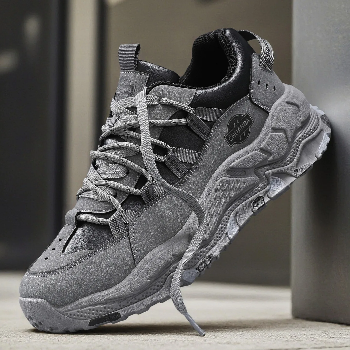 Мужская уличная походная обувь на низкой платформе — осенние новые поступления 2025 года в стиле ретро, нескользящая и износостойкая
Мужская уличная походная обувь на низкой платформе — осенние новые поступления 2025 года в стиле ретро, нескользящая и износостойкая